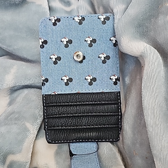 NWT Disney Parks Mickey Mouse Card Holder Wallet. - Picture 4 of 6